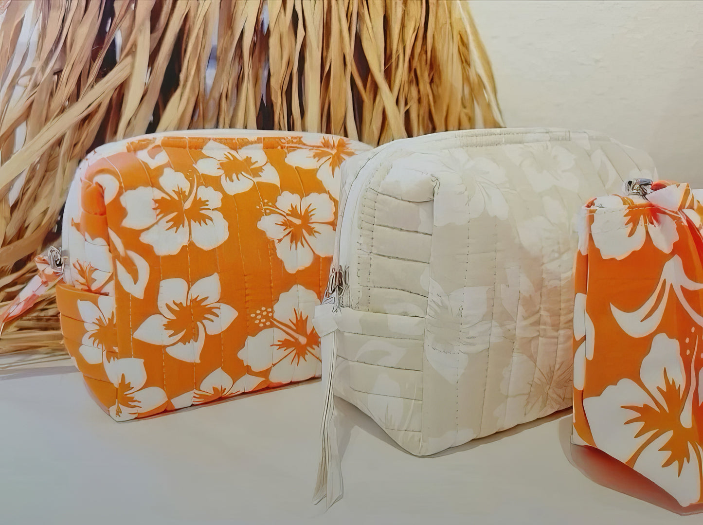 Trousse molletonnée – 100% coton – Lavable à 30°C – Motif hibiscus