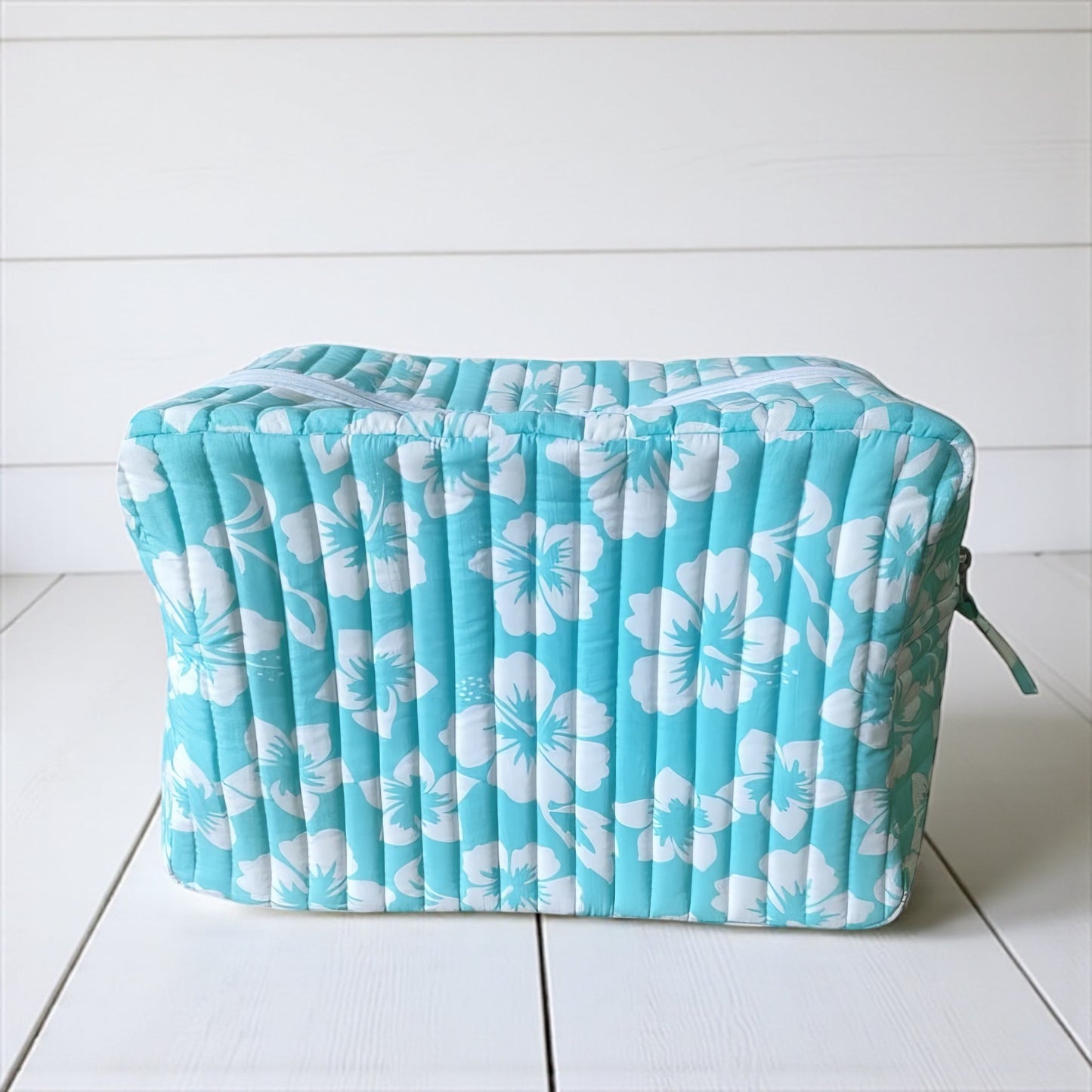 🌺 Trousse Matelassée Imprimé Hibiscus – 100% Coton Lavable