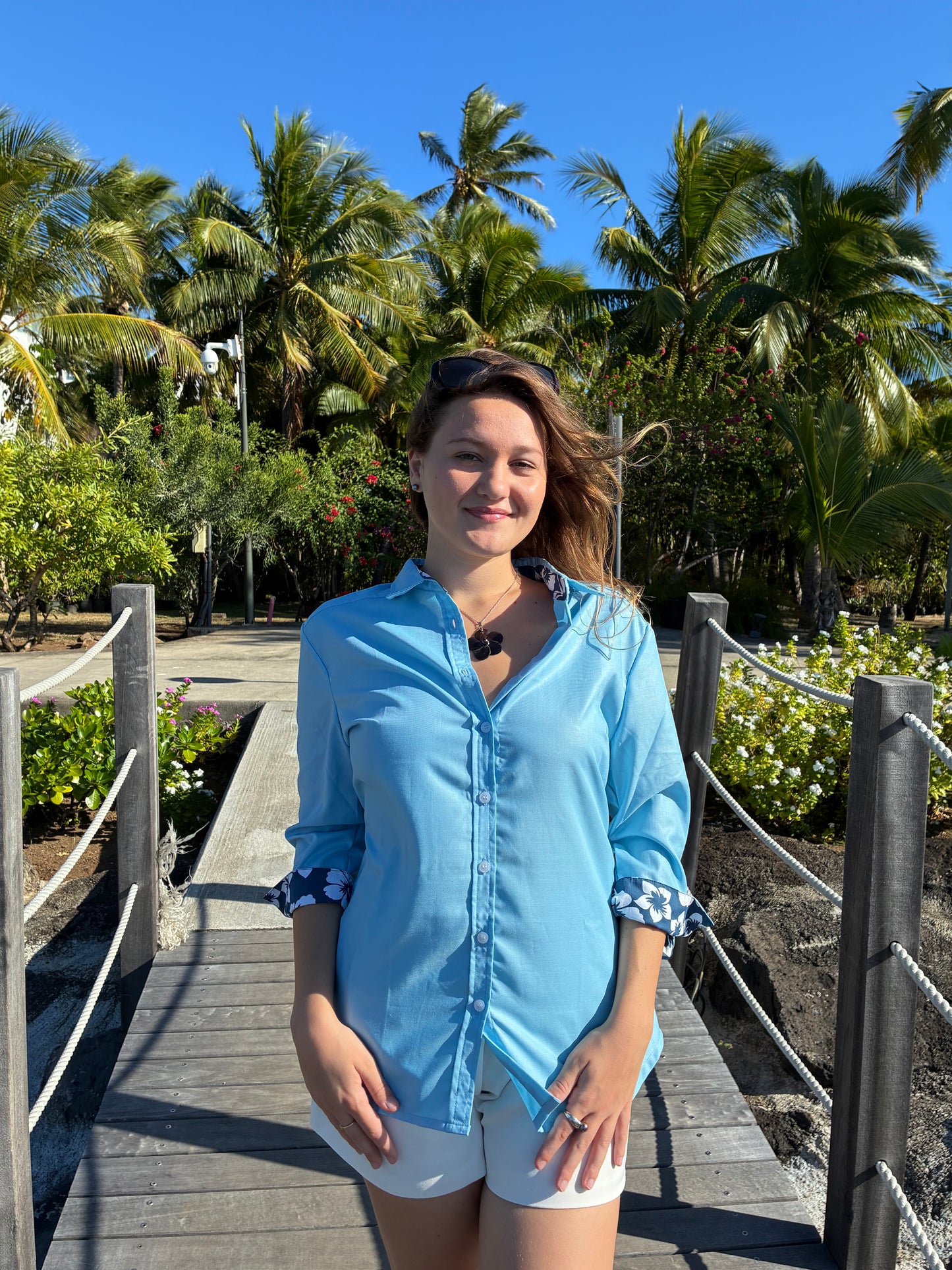 Chemise femme cintrée hibiscus