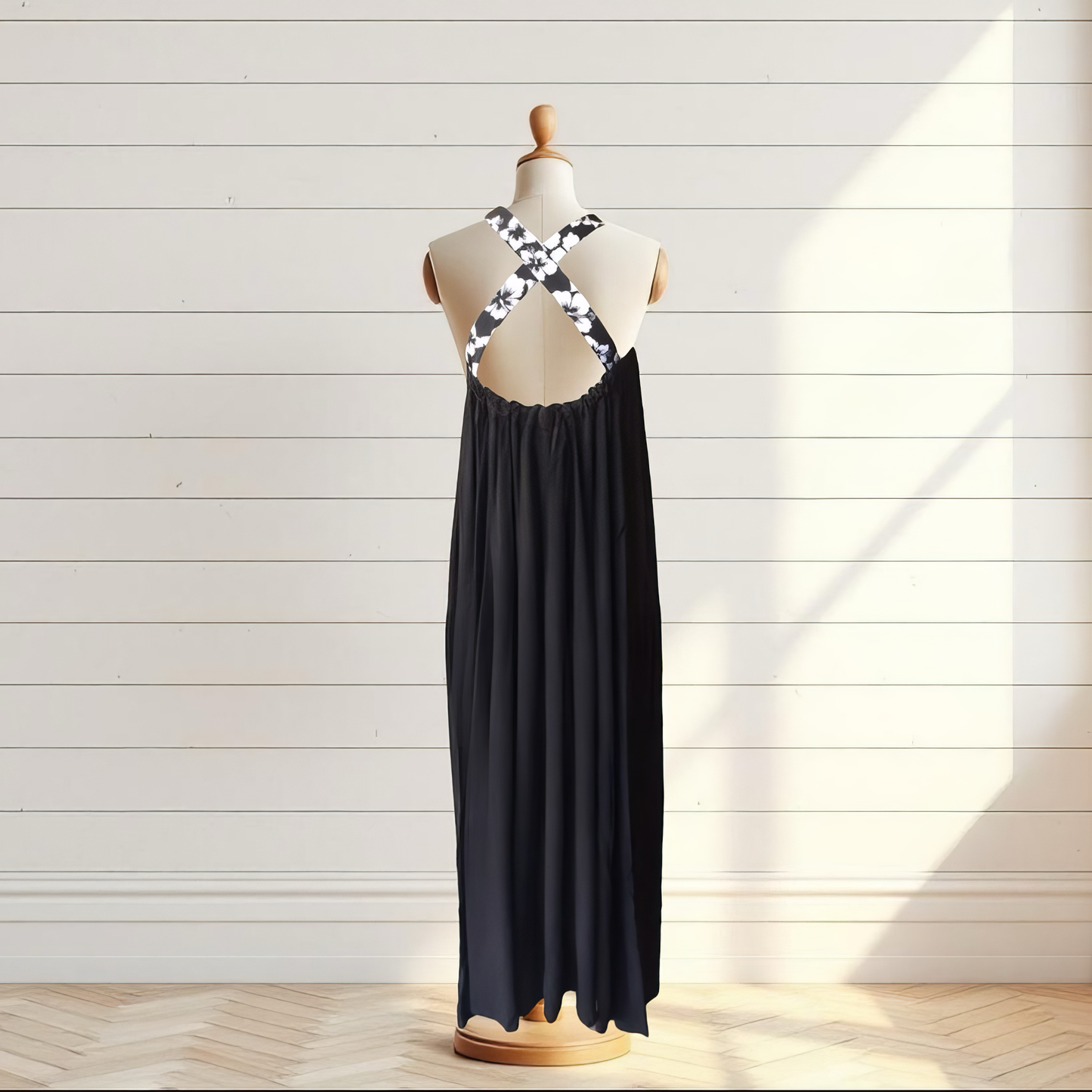 Robe fluide tropicale à bretelles croisées hibiscus – Taille unique