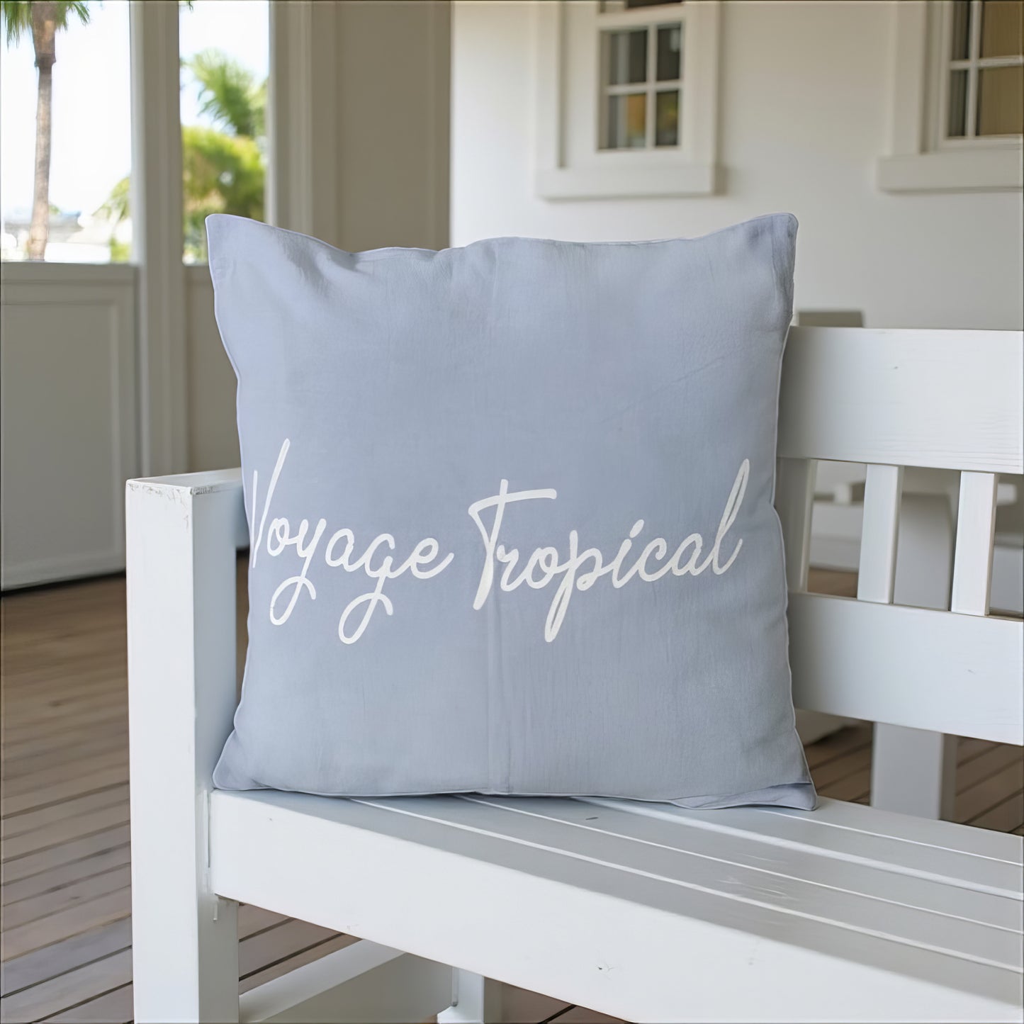 Housse de coussin brodée – Voyage Tropical
