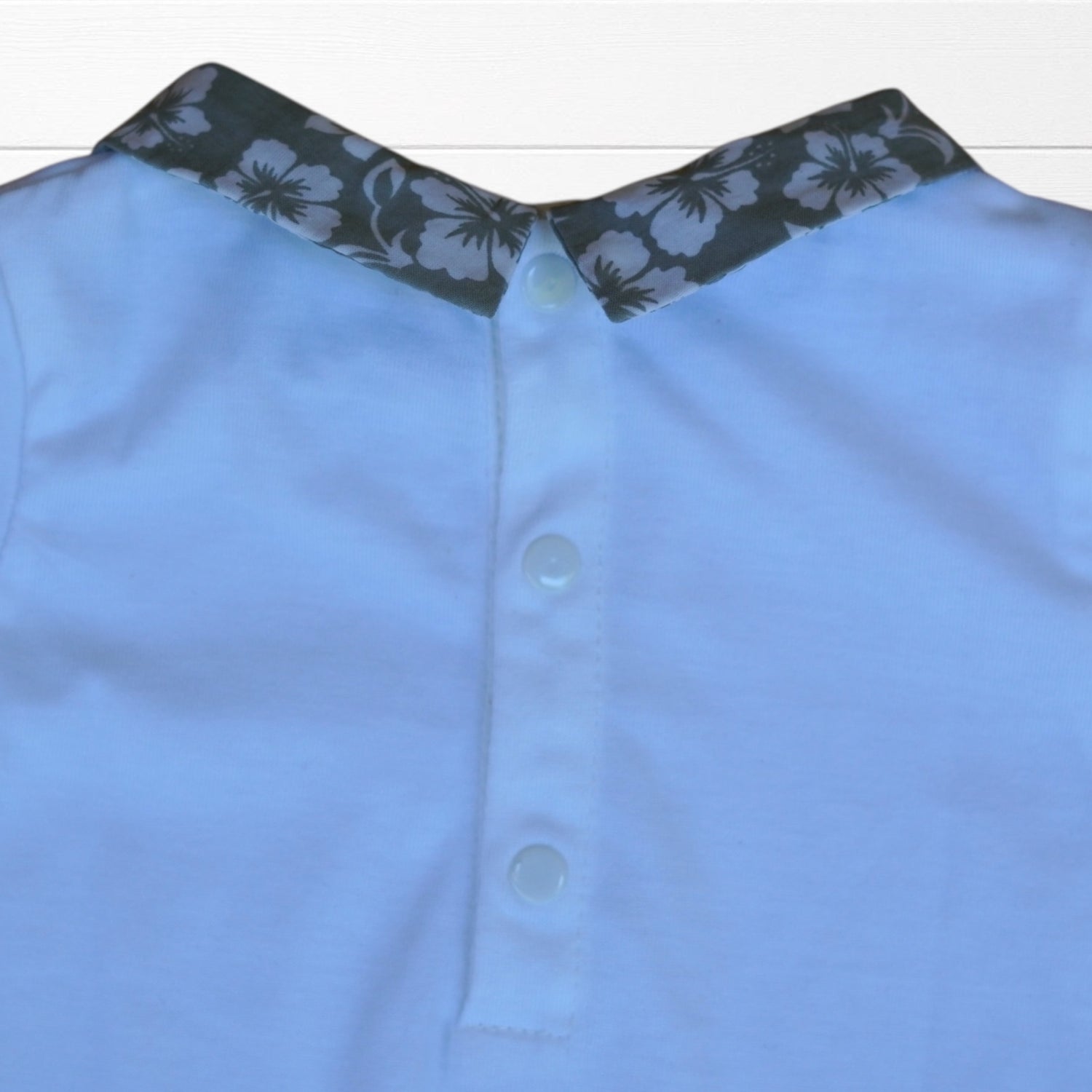 Body bébé col chemise imprimé hibiscus