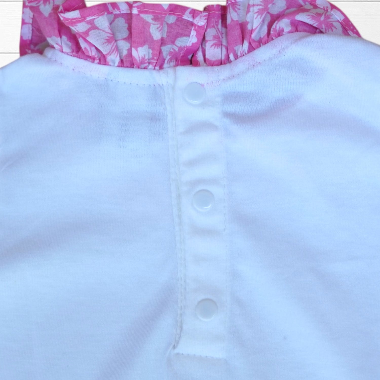 Body bébé manches longues col volant imprimé hibiscus