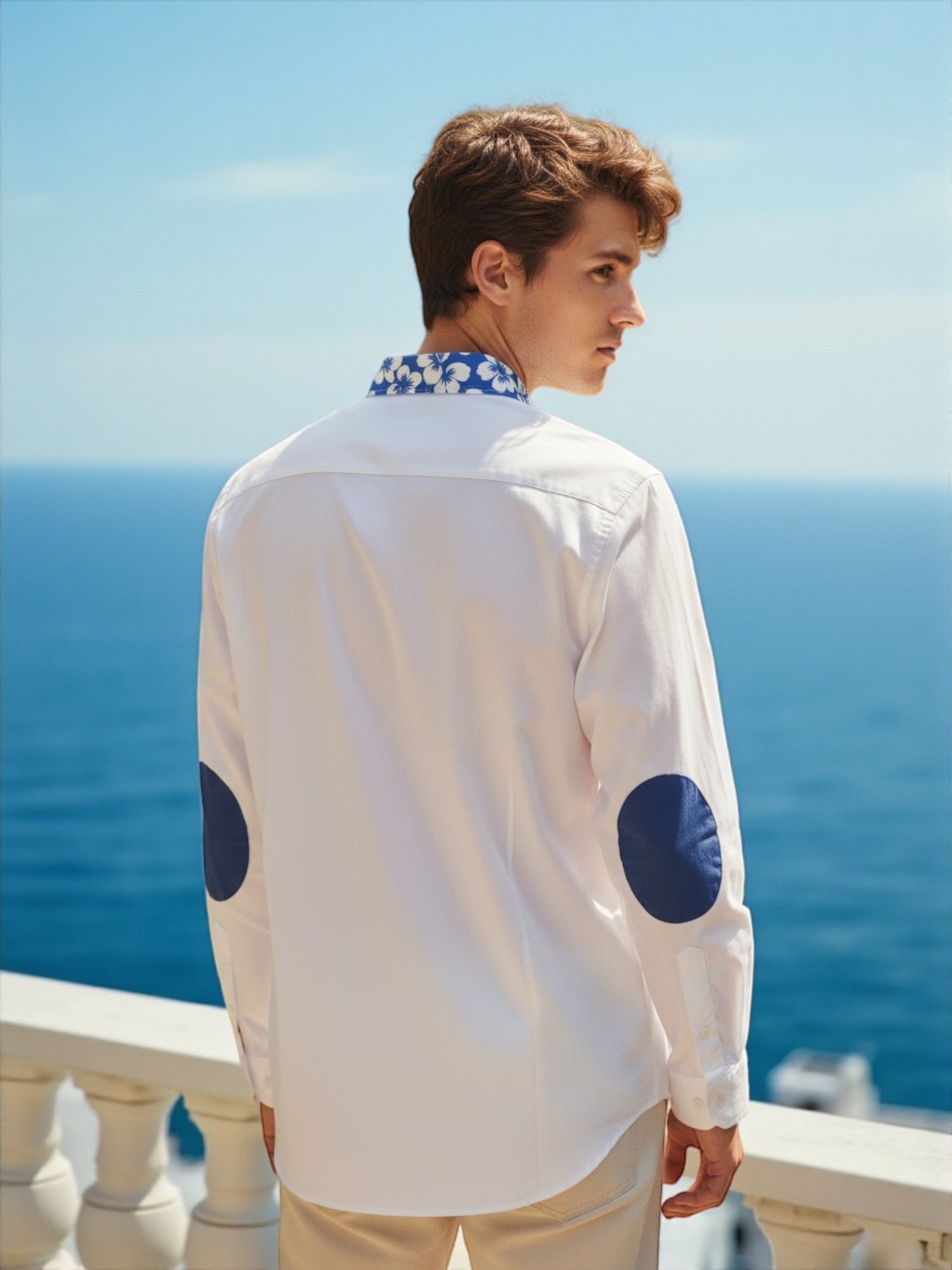 Photo du produit : Chemise à manches longues avec poche et col imprimé hibiscus