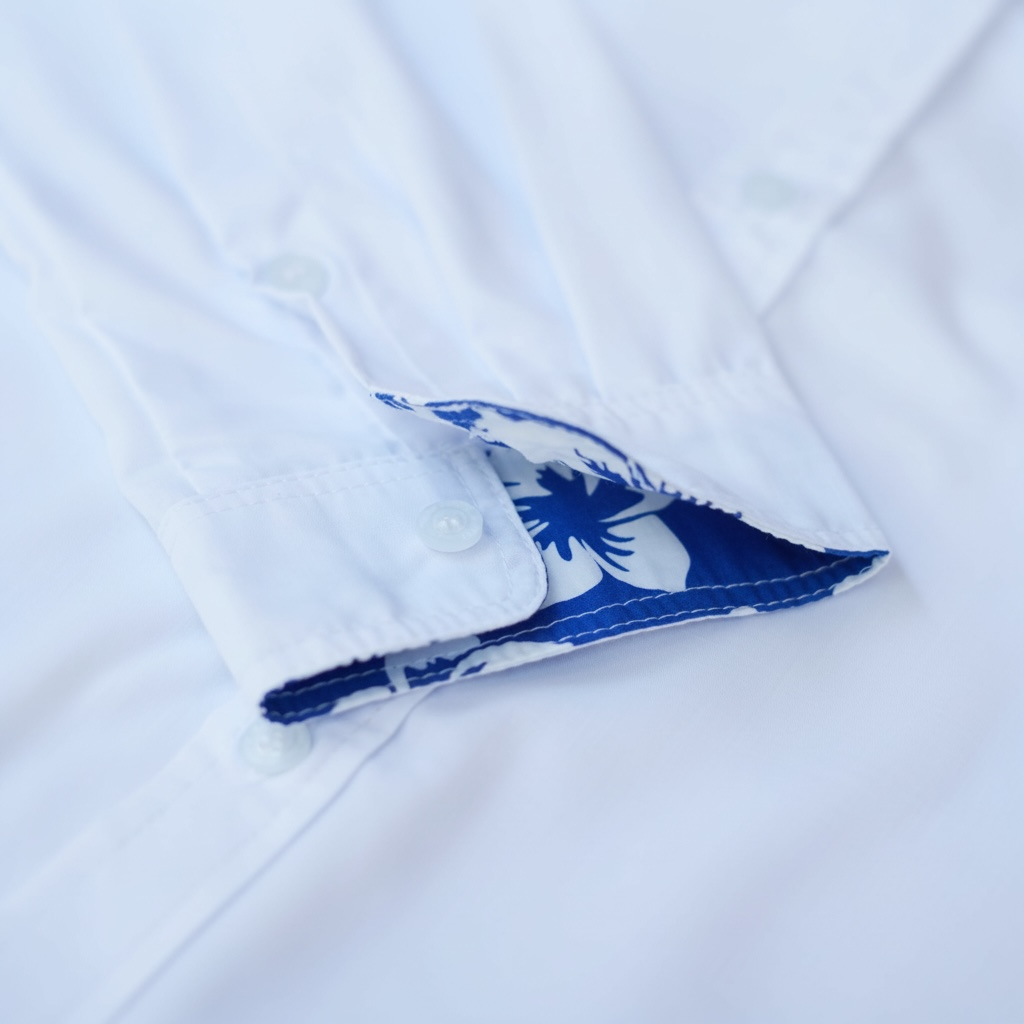 Chemise blanche à manches longues, imprimé hibiscus marine avec coudière