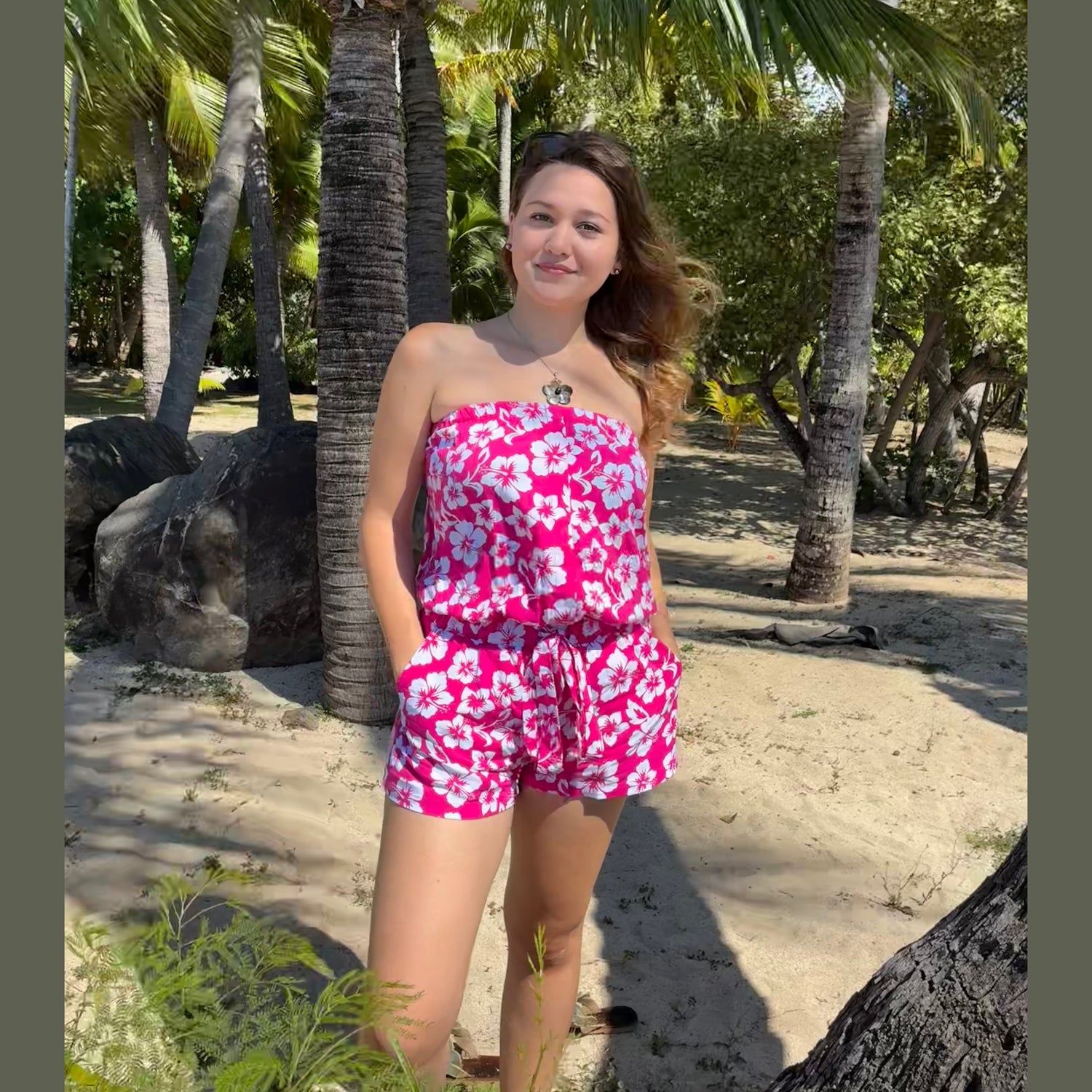 Combinaison short  femme tissu imprimé hibiscus