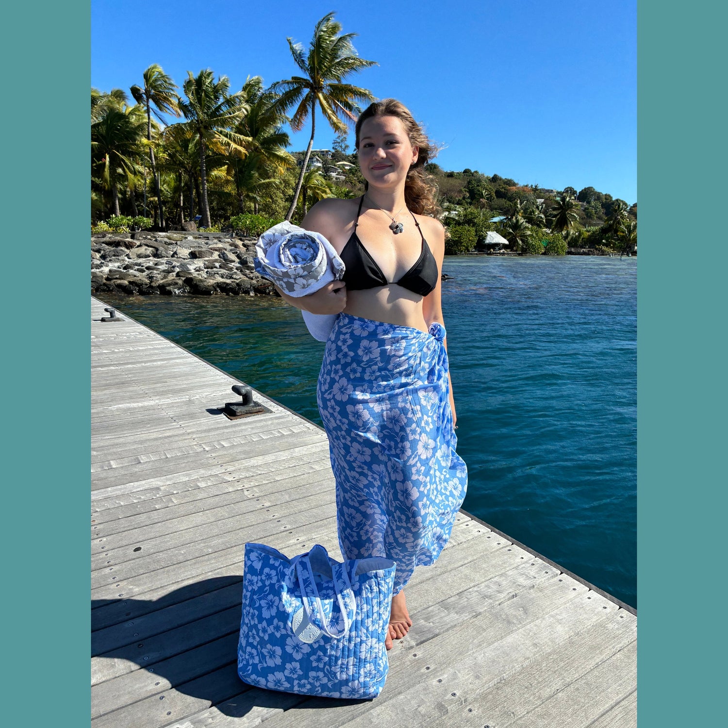 Paréo en voile de coton imprimé hibiscus