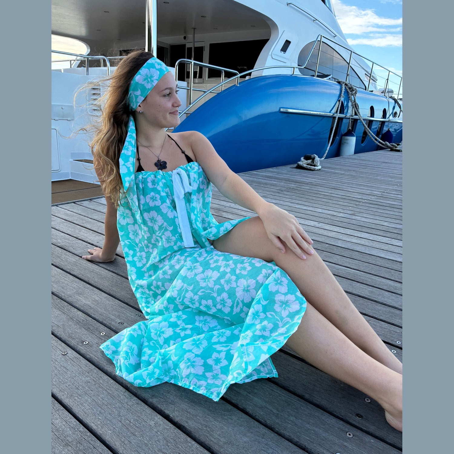 Paréo hibiscus en voile de coton avec lien à nouer