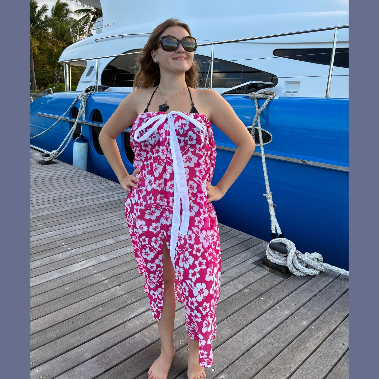 Paréo hibiscus en voile de coton avec lien à nouer