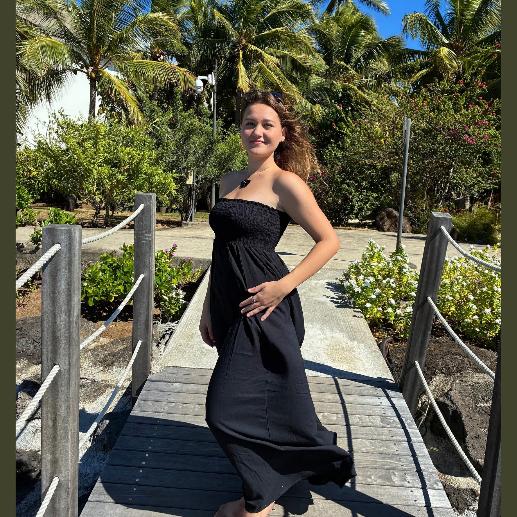 Women's Long Smocked Bustier Dress Hibiscus Print - Tropical Pacific Voyage Voyage Tropical Pacifique Women's Long Smocked Bustier Dress Hibiscus Print - Tropical Pacific Voyage Voyage Tropical Pacifique