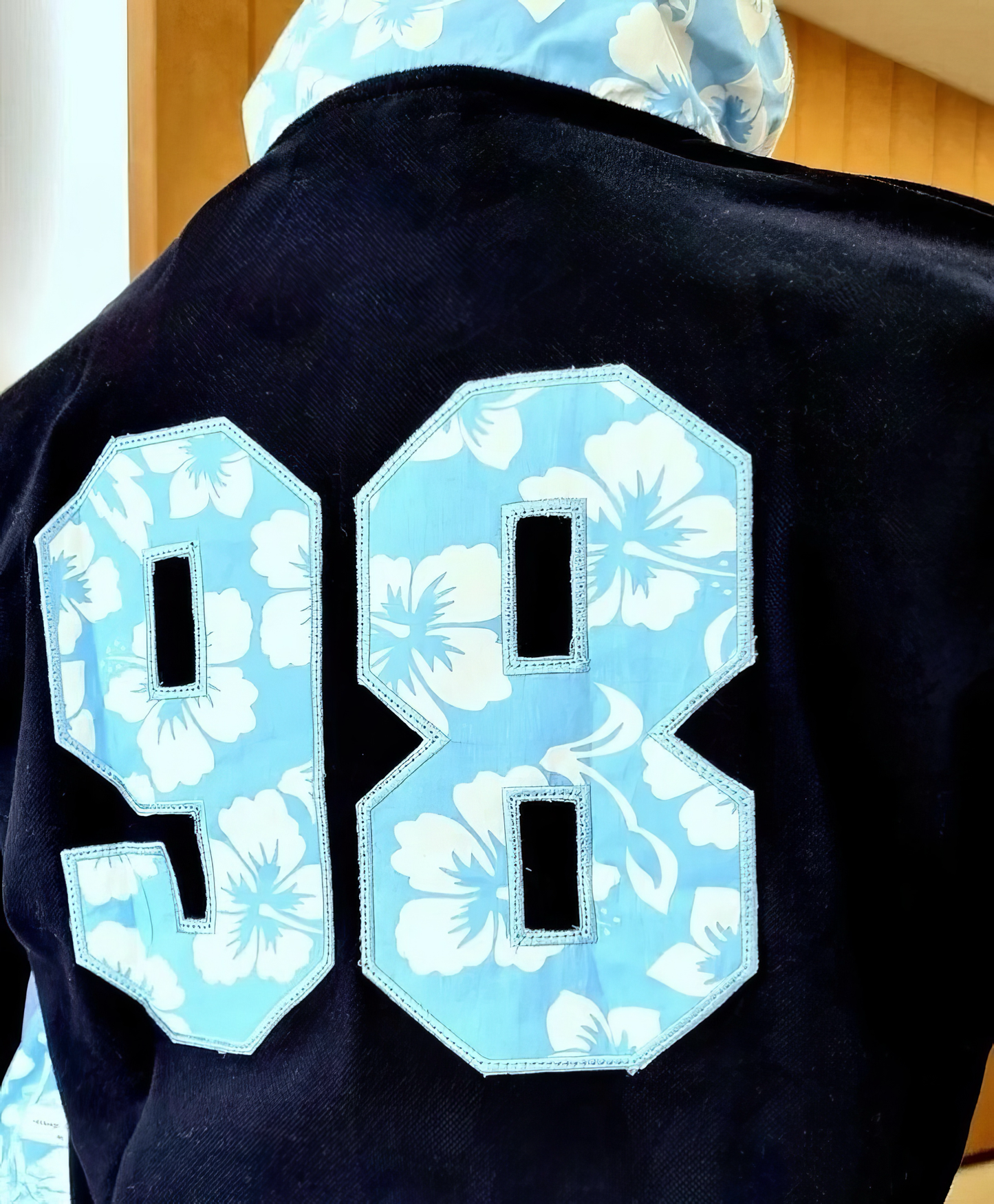 Men's Polo 98 with hibiscus print on collar and back – Sizes S to XL