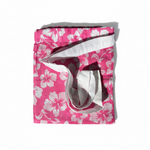 Paréo fuchsia clair plié fond blanc